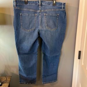 Lane Bryant Mid-Rise Girlfriend Crop jeans. Size 18. LIKE NEW.